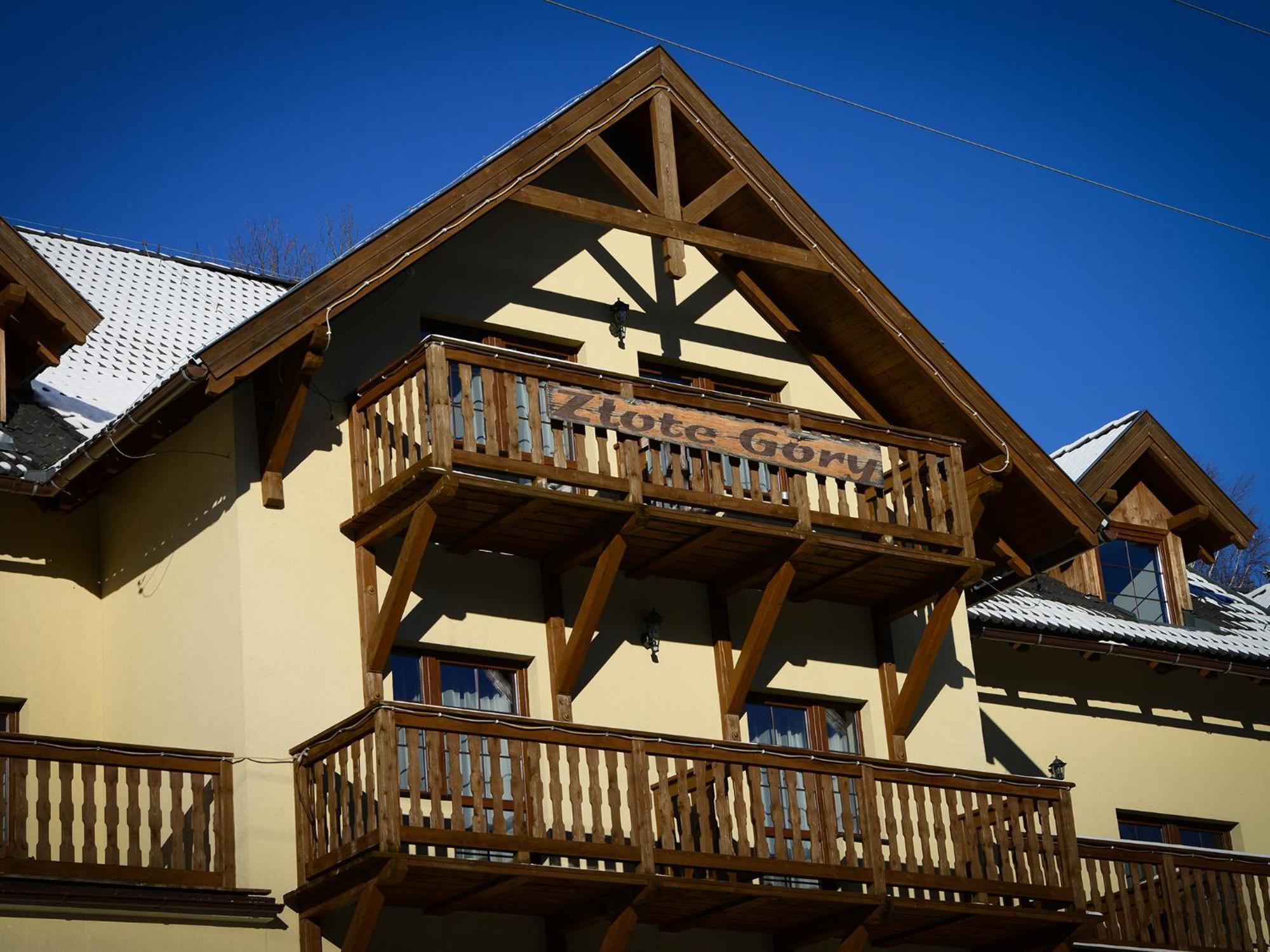Zlote Gory - Czarna Gora Bed & Breakfast Sienna  Bagian luar foto
