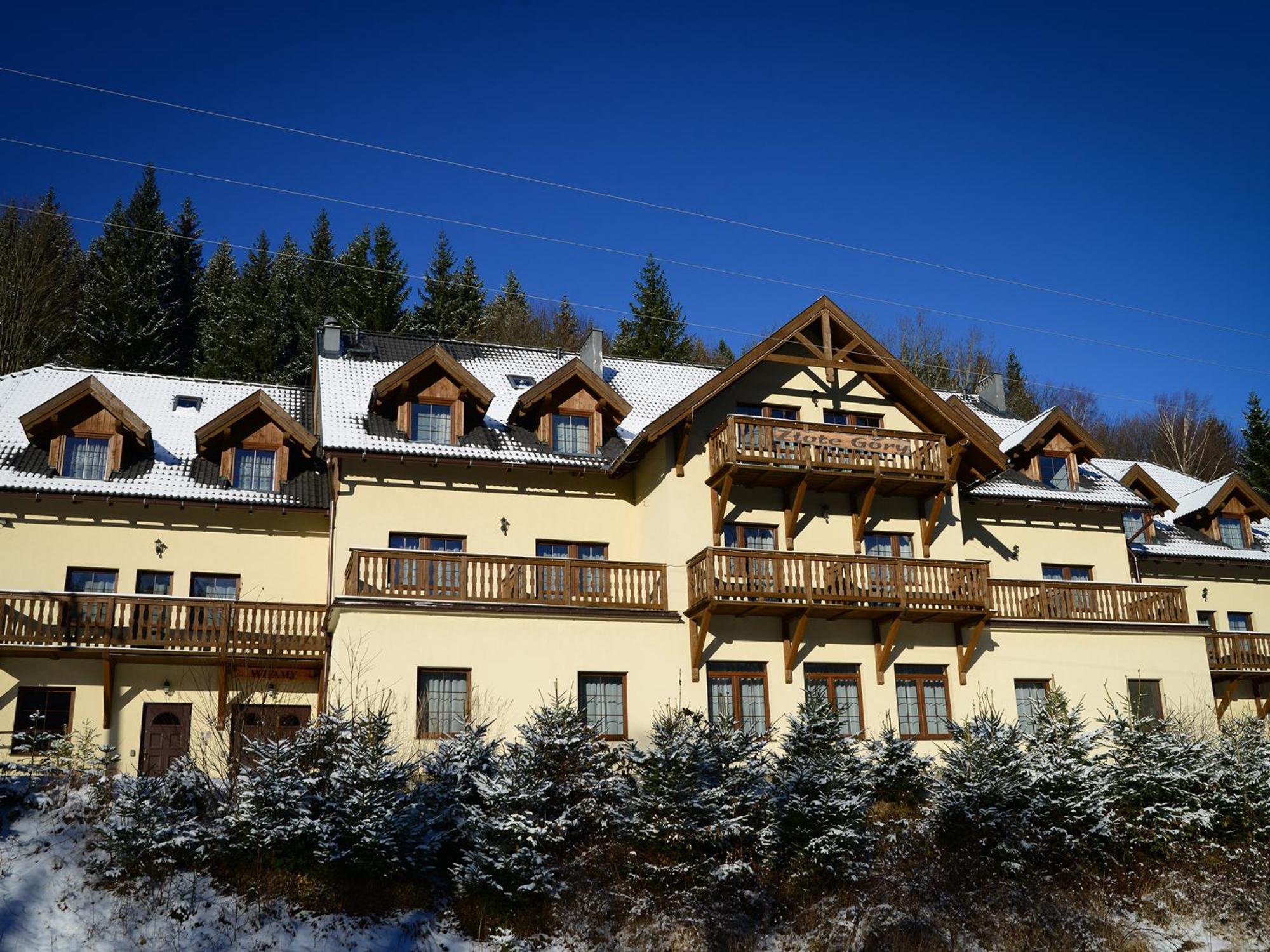 Zlote Gory - Czarna Gora Bed & Breakfast Sienna  Bagian luar foto
