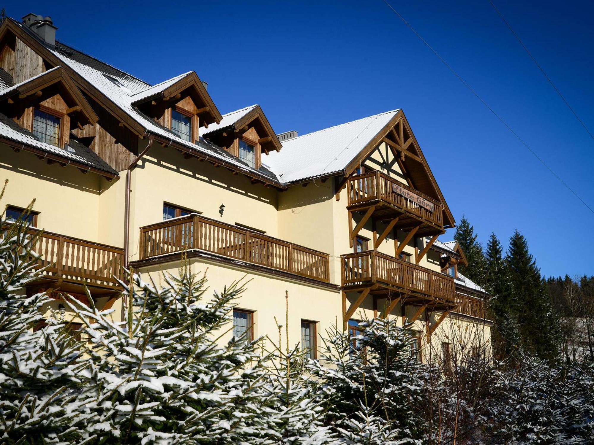 Zlote Gory - Czarna Gora Bed & Breakfast Sienna  Bagian luar foto