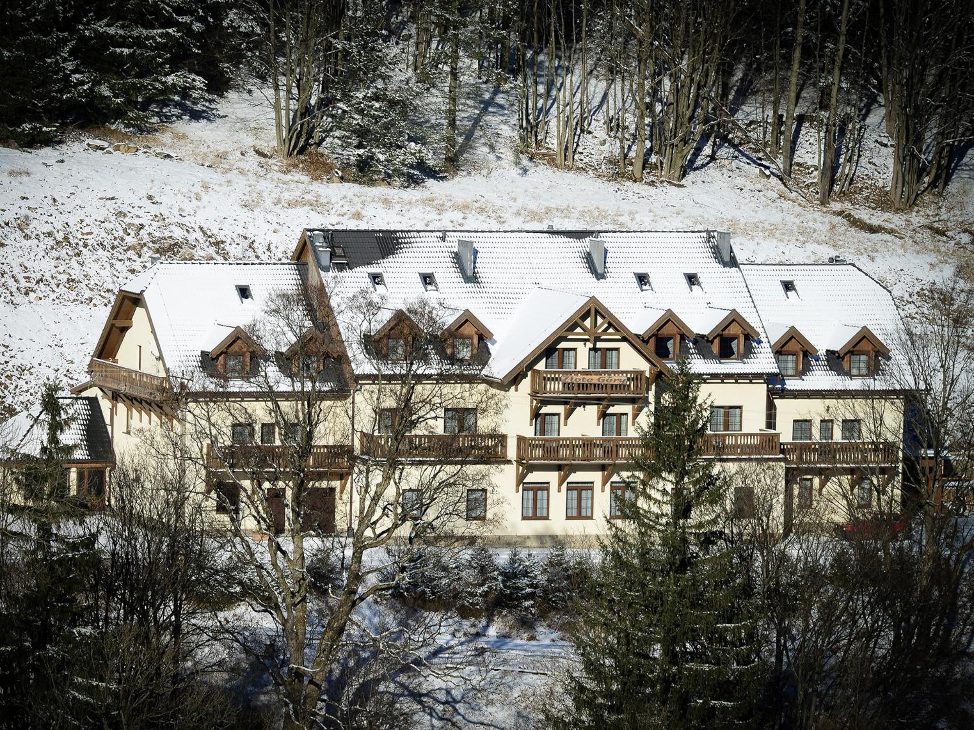 Zlote Gory - Czarna Gora Bed & Breakfast Sienna  Bagian luar foto